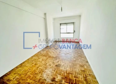 Apartamento T2 para Venda em Agualva e Mira-Sintra
