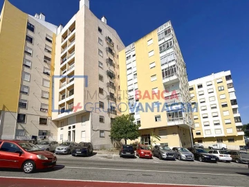 Apartamento T2 para Venda em Agualva e Mira-Sintra