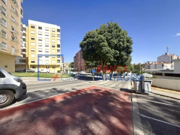 Apartamento T2 para Venda em Agualva e Mira-Sintra