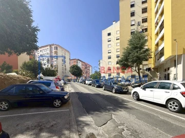 Apartamento T2 para Venda em Agualva e Mira-Sintra