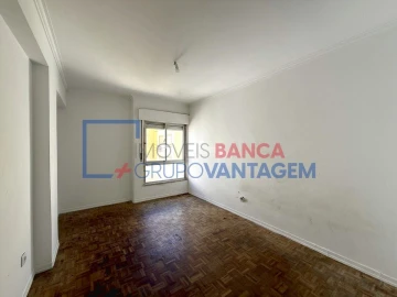 Apartamento T2 para Venda em Agualva e Mira-Sintra