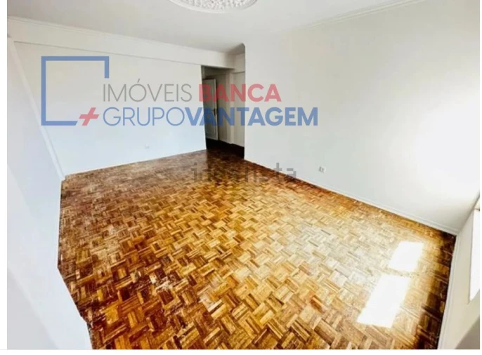 Apartamento T2 para Venda em Agualva e Mira-Sintra Foto 8