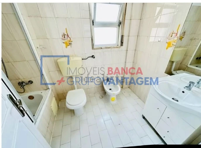 Apartamento T2 para Venda em Agualva e Mira-Sintra Foto 10