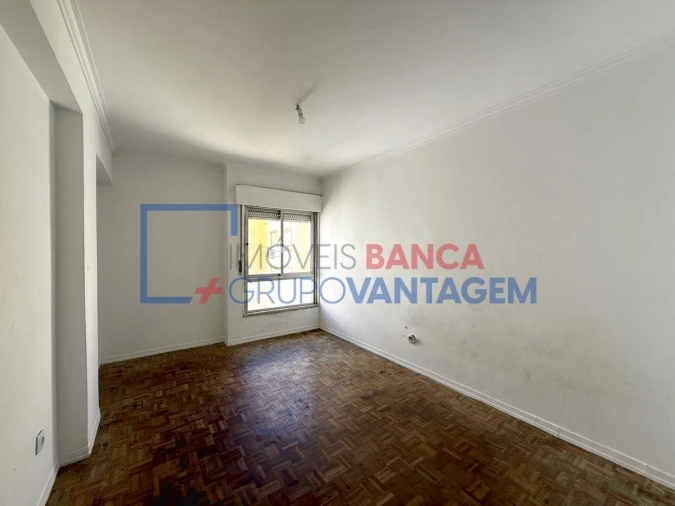 Apartamento T2 para Venda em Agualva e Mira-Sintra Foto 8