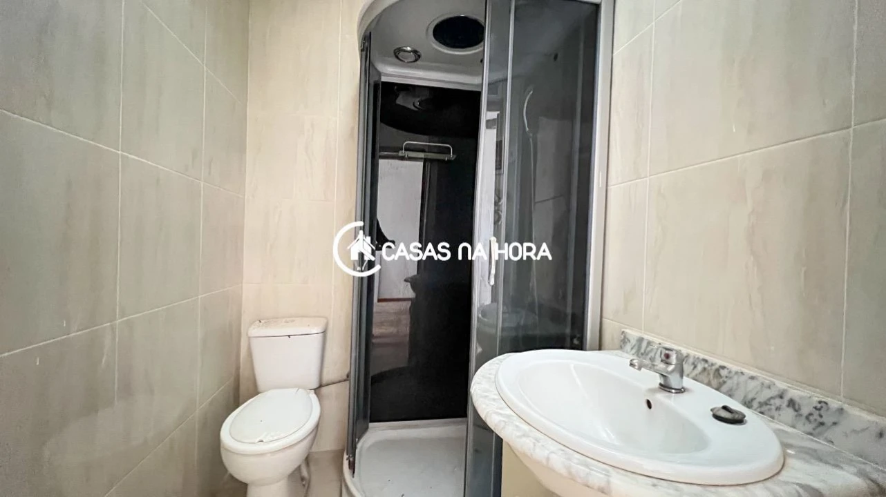 Apartamento T2 para Arrendamento em Avintes Foto 11