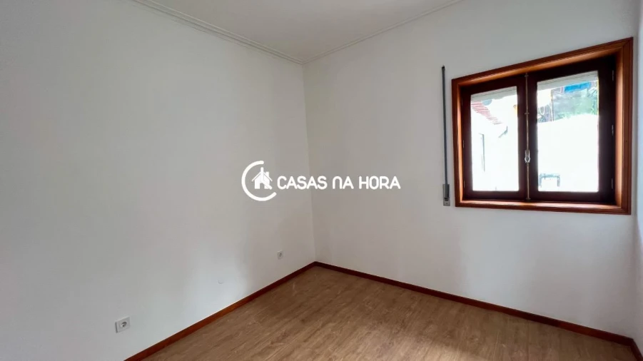 Apartamento T2 para Arrendamento em Avintes Foto 9