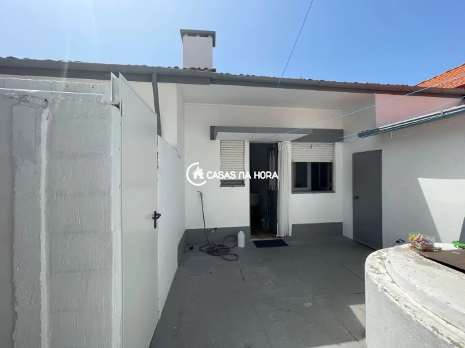 Apartamento T2 para Arrendamento em Avintes Foto 13