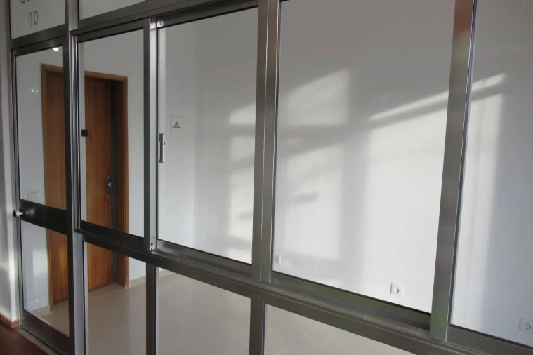 Loja para Arrendamento em São João Baptista Foto 5