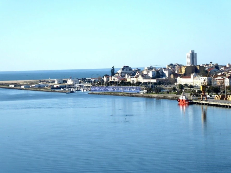Terreno Misto para Venda em Tavarede Foto 1
