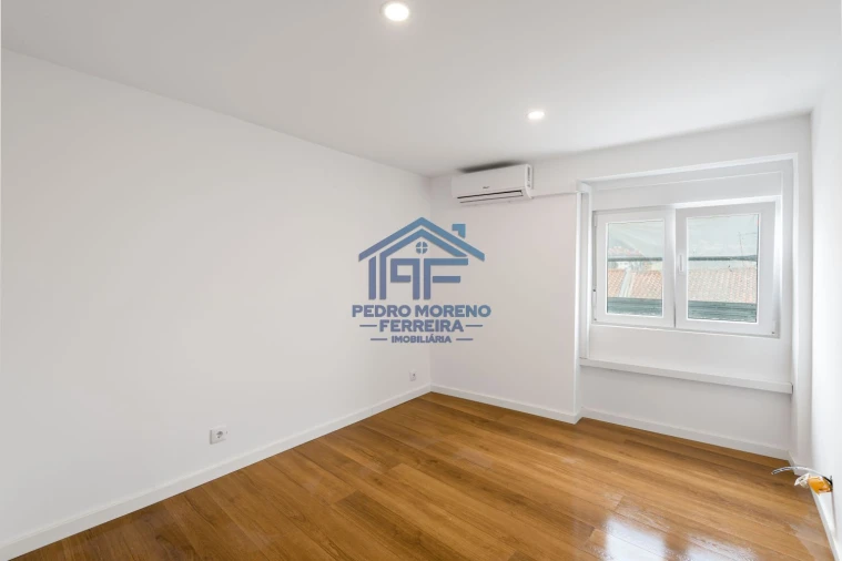 Apartamento T2 para Venda em Covilhã e Canhoso Foto 6