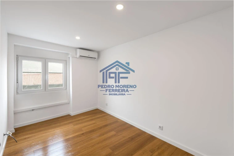 Apartamento T2 para Venda em Covilhã e Canhoso Foto 7