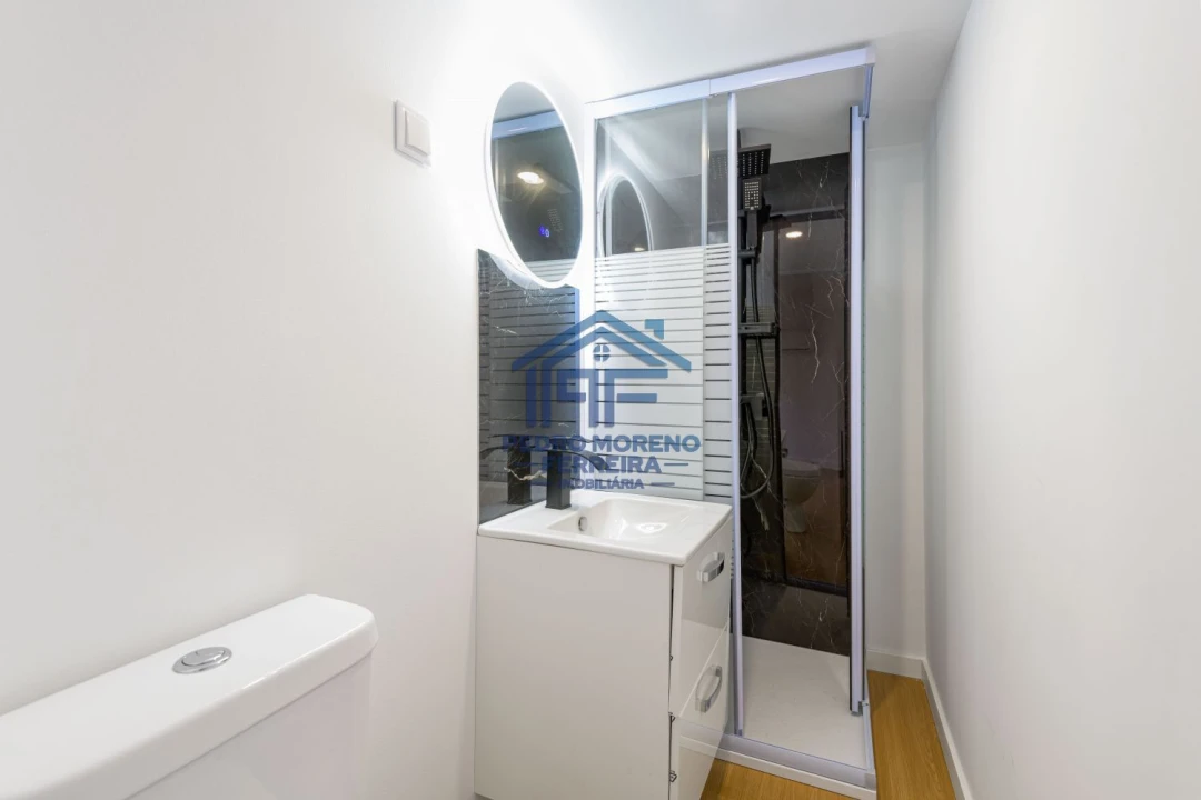 Apartamento T2 para Venda em Covilhã e Canhoso Foto 10