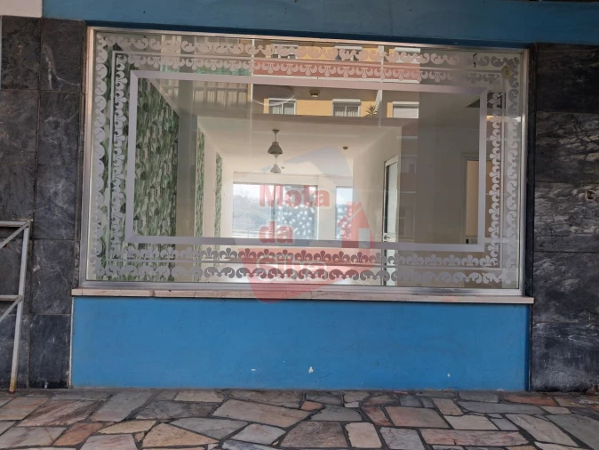 Loja para Arrendamento em Almada, Cova da Piedade, Pragal e Cacilhas Foto 3