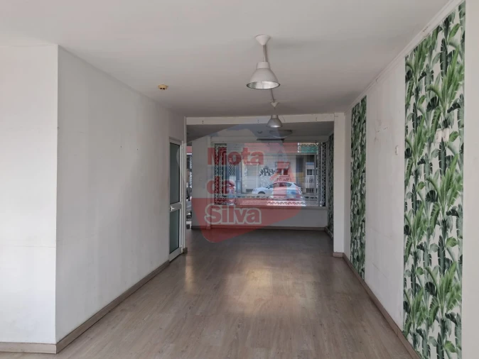 Loja para Arrendamento em Almada, Cova da Piedade, Pragal e Cacilhas Foto 2
