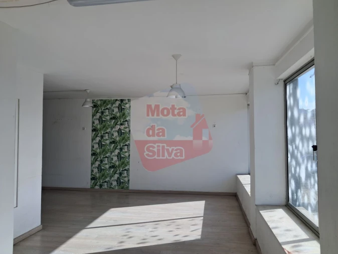 Loja para Arrendamento em Almada, Cova da Piedade, Pragal e Cacilhas Foto 4