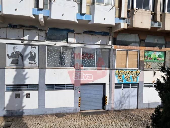 Loja para Arrendamento em Almada, Cova da Piedade, Pragal e Cacilhas Foto 7
