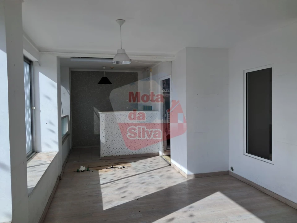 Loja para Arrendamento em Almada, Cova da Piedade, Pragal e Cacilhas Foto 5