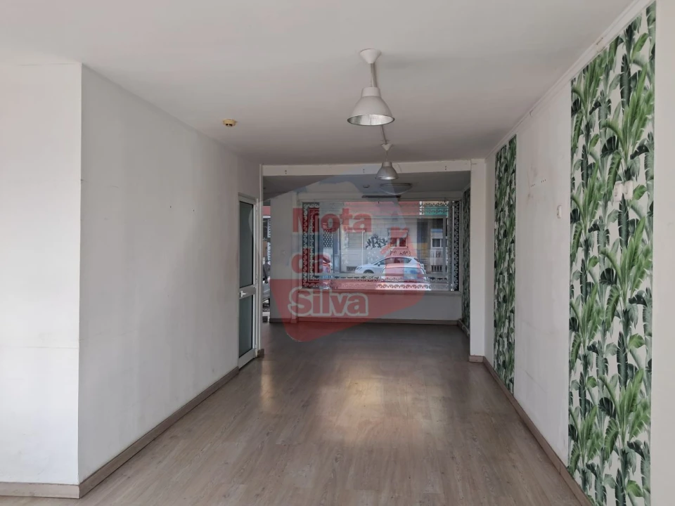 Loja para Arrendamento em Almada, Cova da Piedade, Pragal e Cacilhas Foto 2