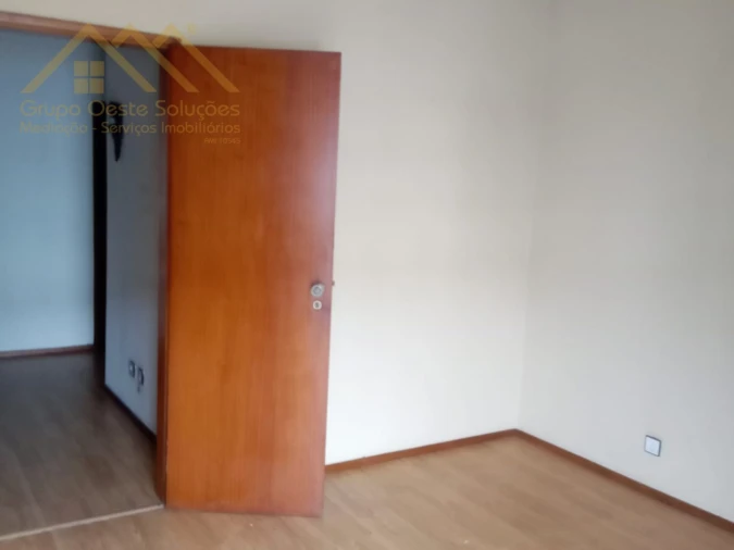 Apartamento T3 para Venda em Lourinhã e Atalaia Foto 12
