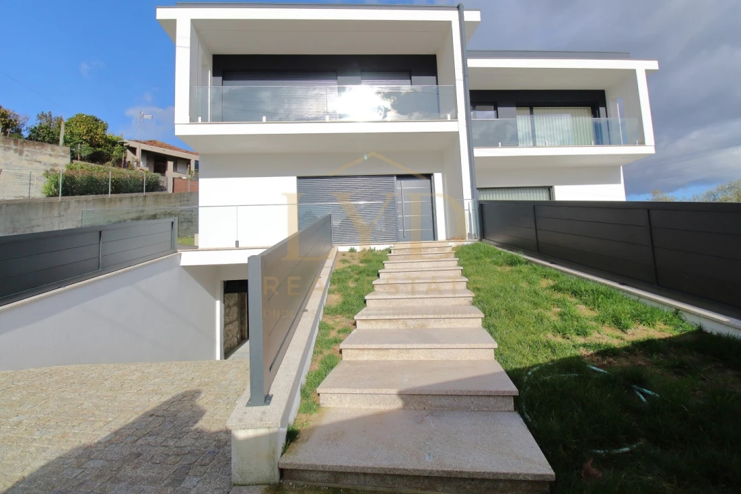 Moradia T3 para Venda em Recezinhos (São Mamede) Foto 21