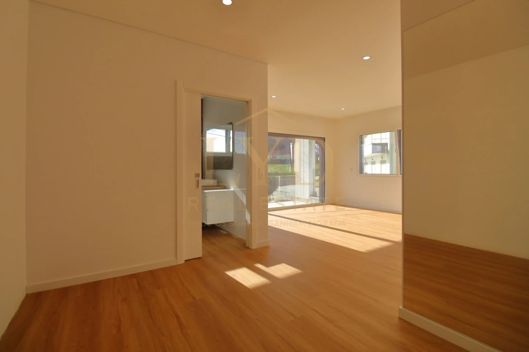 Moradia T3 para Venda em Recezinhos (São Mamede) Foto 10