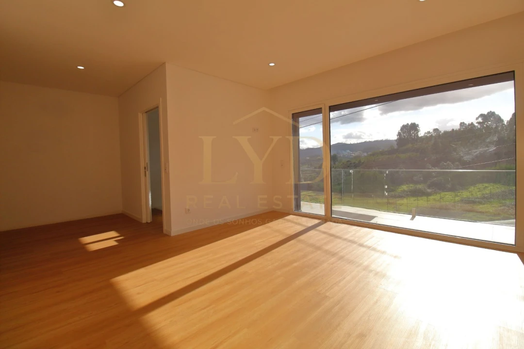 Moradia T3 para Venda em Recezinhos (São Mamede) Foto 14