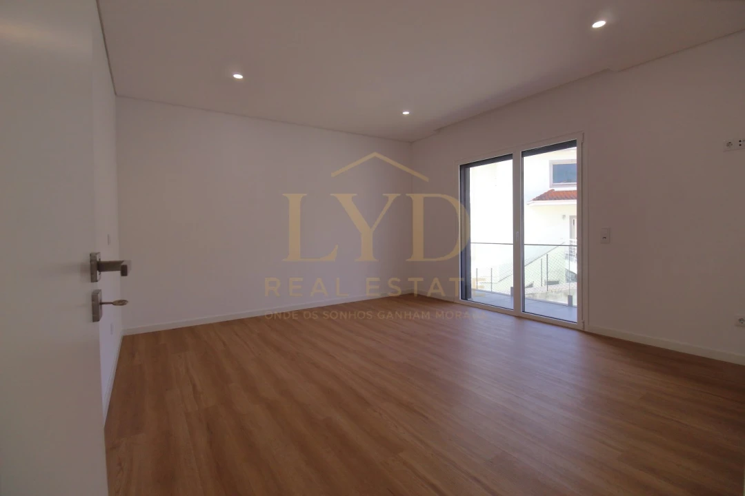 Moradia T3 para Venda em Recezinhos (São Mamede) Foto 15