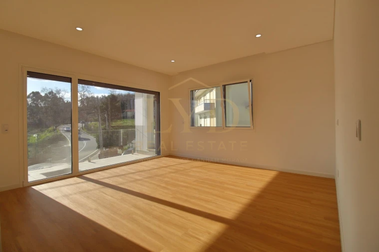 Moradia T3 para Venda em Recezinhos (São Mamede) Foto 11