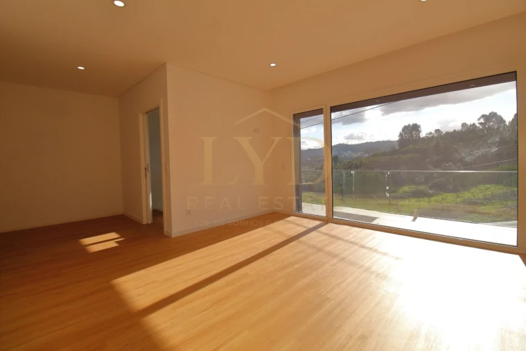 Moradia T3 para Venda em Recezinhos (São Mamede) Foto 14