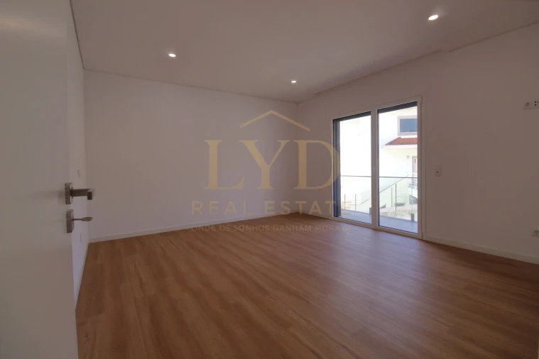 Moradia T3 para Venda em Recezinhos (São Mamede) Foto 15