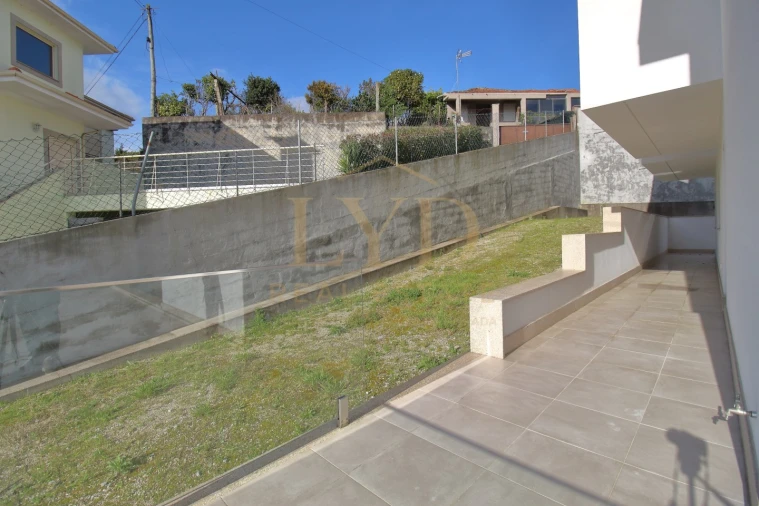 Moradia T3 para Venda em Recezinhos (São Mamede) Foto 22