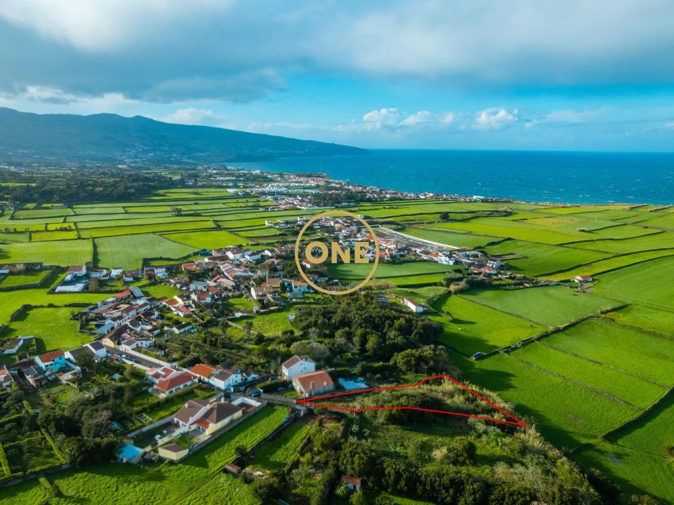 Terreno para Venda em Fenais da Luz Foto 1