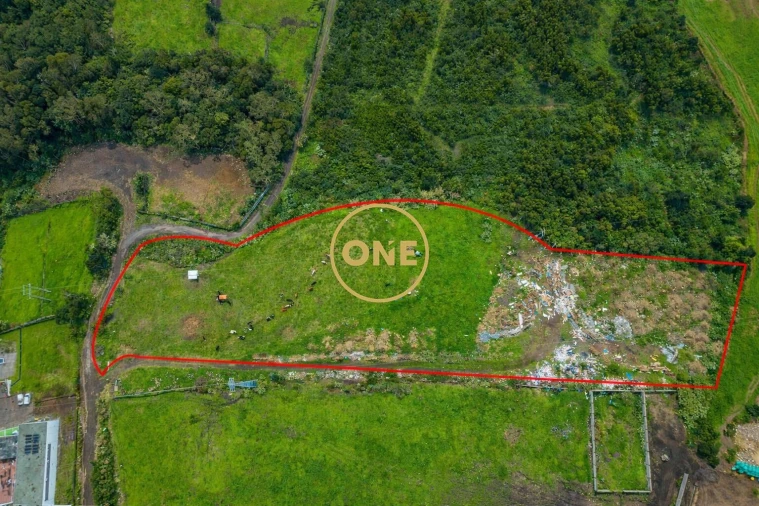 Terreno para Venda em Fajã de Cima Foto 3