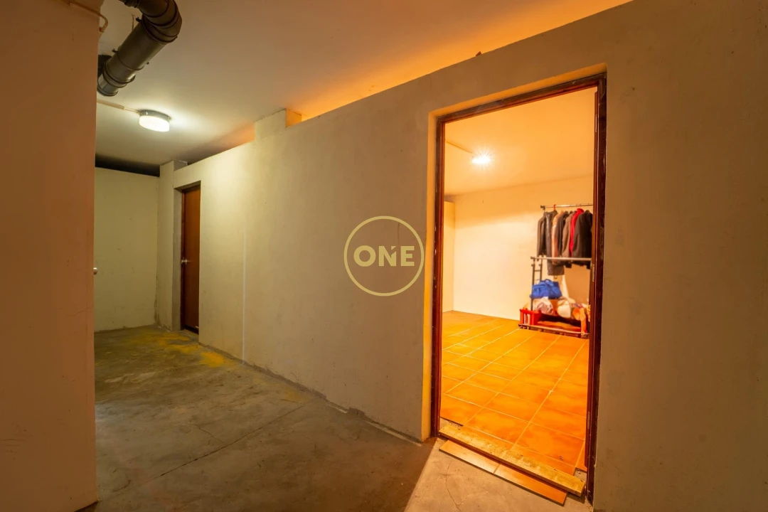 Armazém para Venda em Ponta Delgada (São Pedro) Foto 5