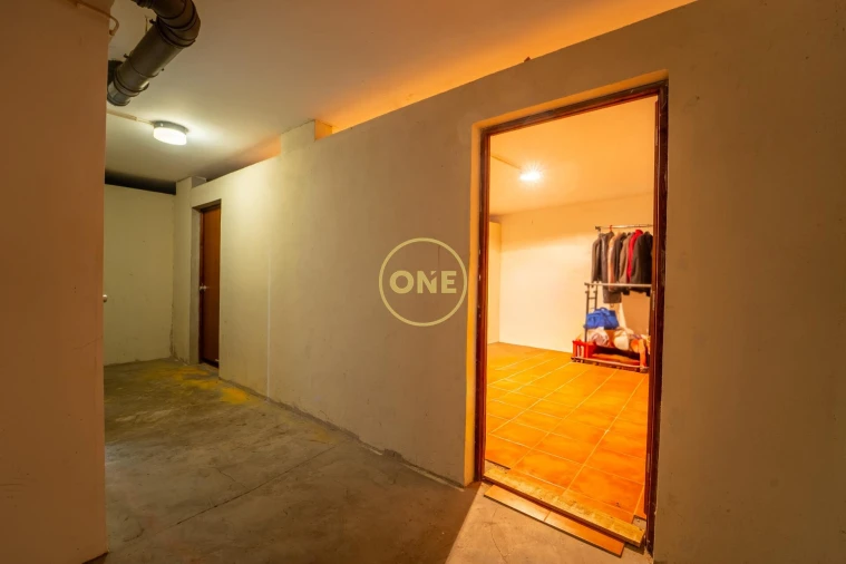 Armazém para Venda em Ponta Delgada (São Pedro) Foto 5