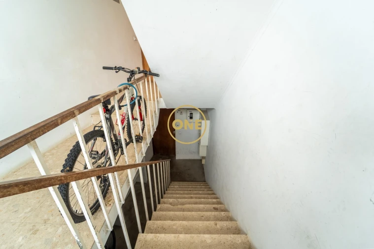 Armazém para Venda em Ponta Delgada (São Pedro) Foto 7