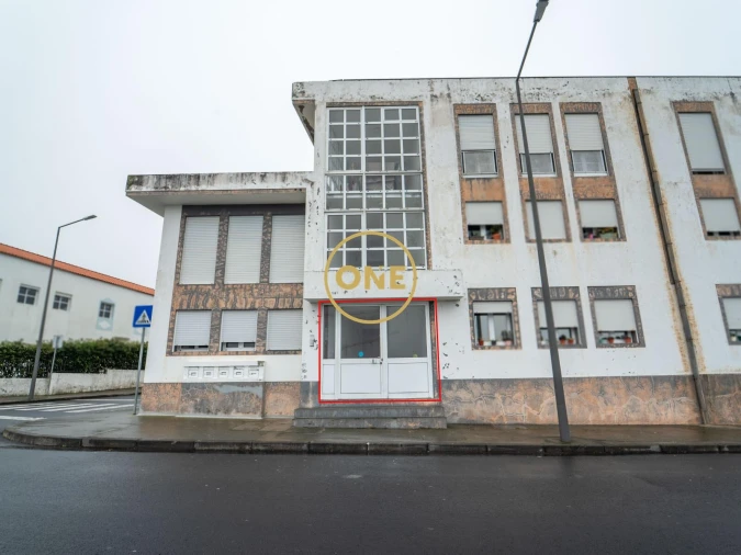 Armazém para Venda em Ponta Delgada (São Pedro) Foto 1