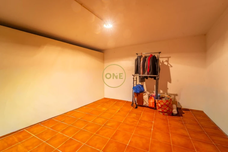 Armazém para Venda em Ponta Delgada (São Pedro) Foto 2