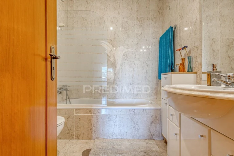 Apartamento T1 para Venda em Vilar de Andorinho Foto 12