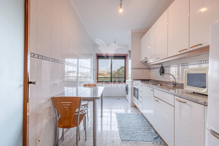 Apartamento T1 para Venda em Vilar de Andorinho Foto 9
