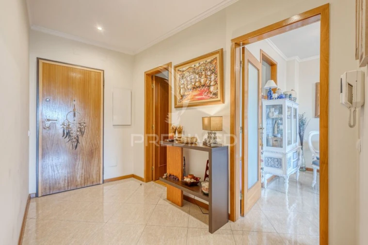 Apartamento T1 para Venda em Vilar de Andorinho Foto 4