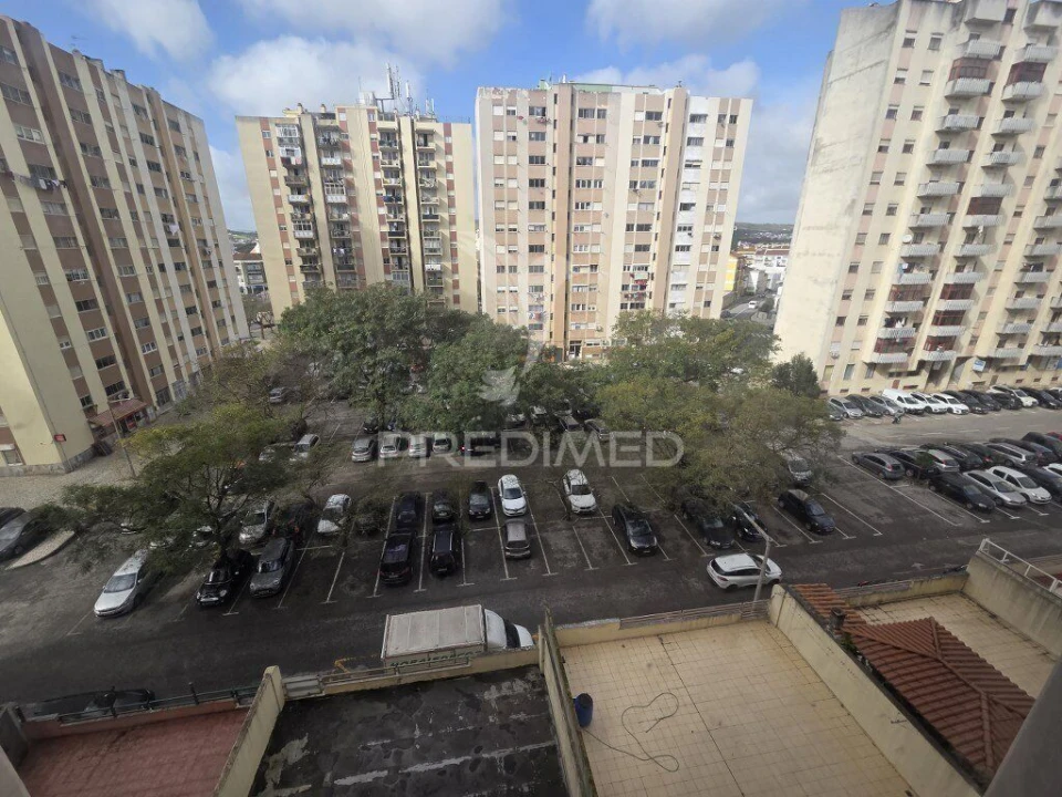 Apartamento T3 para Venda em Carregado e Cadafais Foto 1