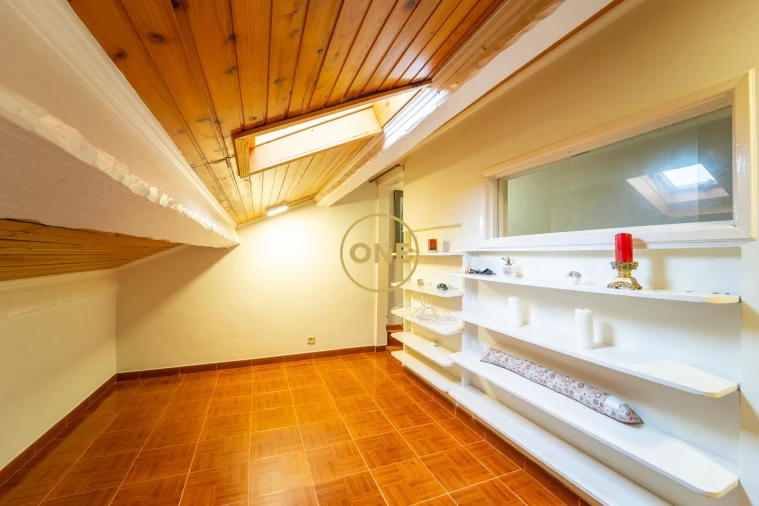 Moradia T2 para Venda em Rosto do Cão (São Roque) Foto 9