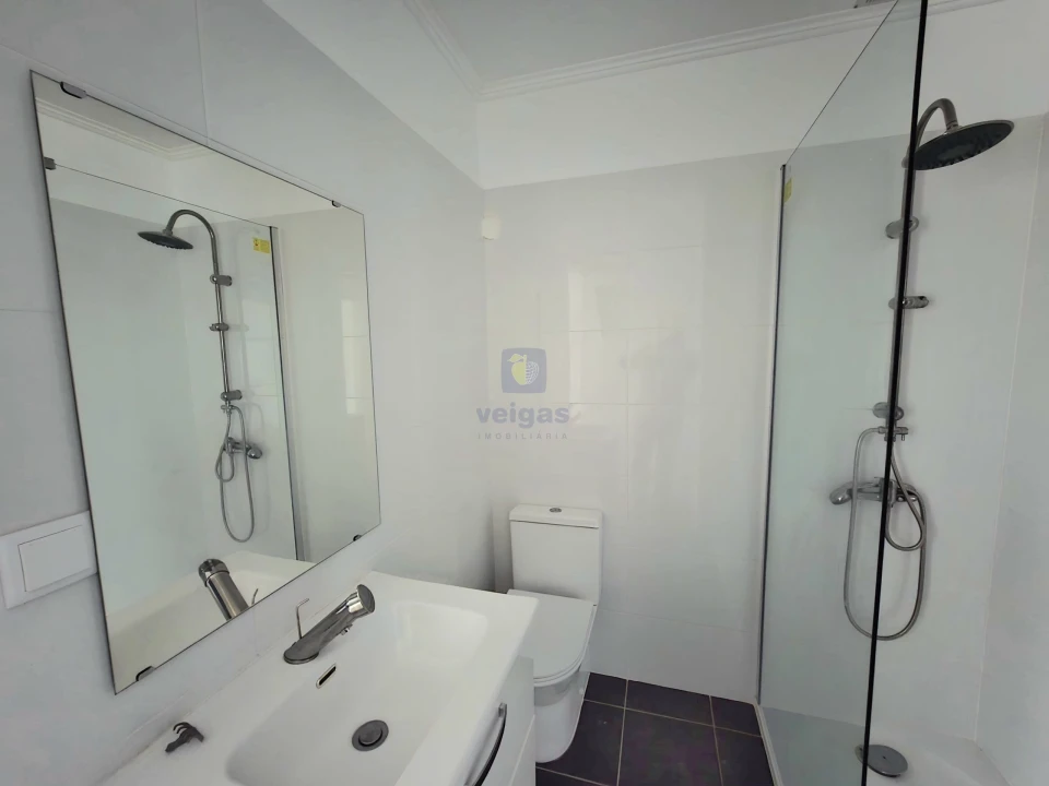 Apartamento T2 para Arrendamento em Avenidas Novas Foto 17