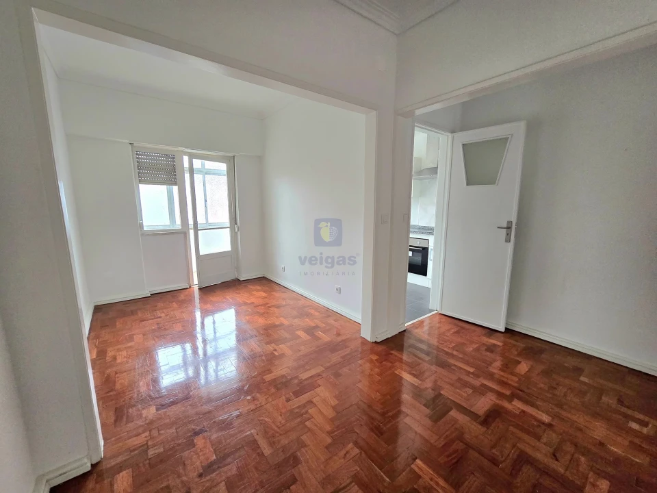 Apartamento T2 para Arrendamento em Avenidas Novas Foto 1