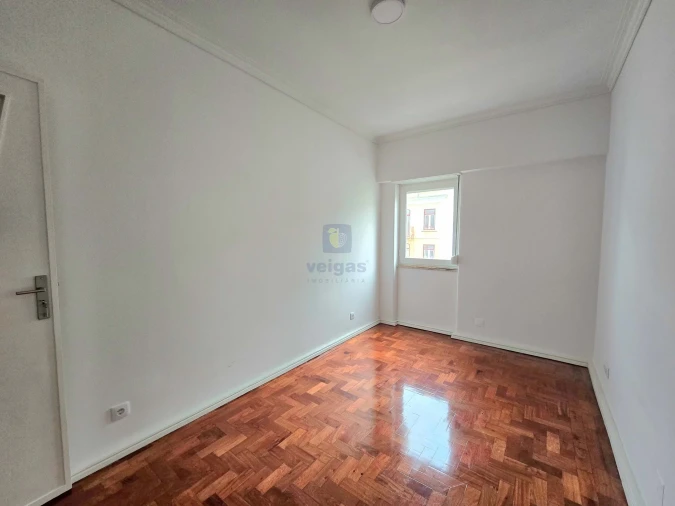 Apartamento T2 para Arrendamento em Avenidas Novas Foto 14