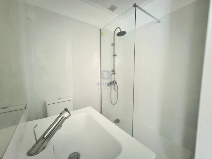 Apartamento T2 para Arrendamento em Avenidas Novas Foto 16