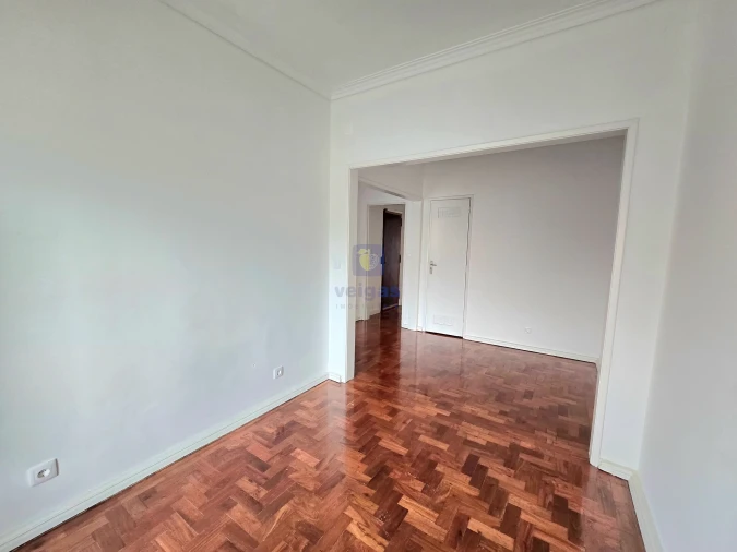 Apartamento T2 para Arrendamento em Avenidas Novas Foto 3
