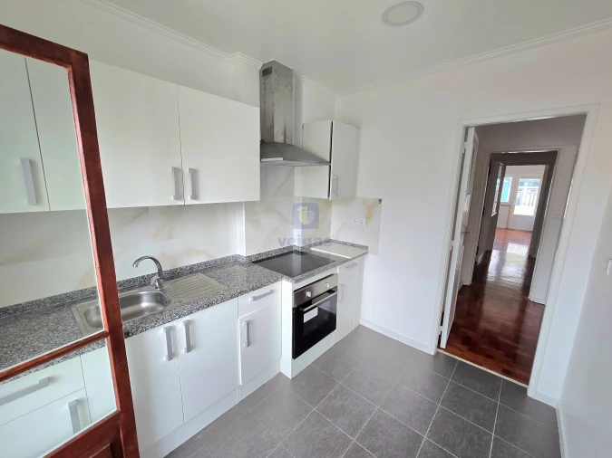 Apartamento T2 para Arrendamento em Avenidas Novas Foto 7