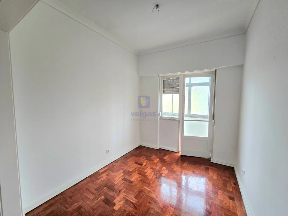 Apartamento T2 para Arrendamento em Avenidas Novas Foto 5
